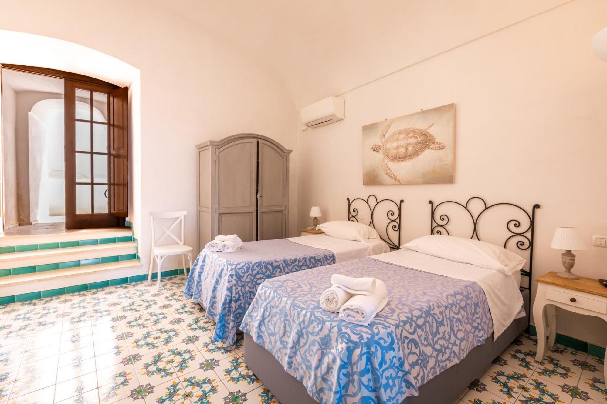 Hotel Torre Dei Borboni Ponza Bagian luar foto
