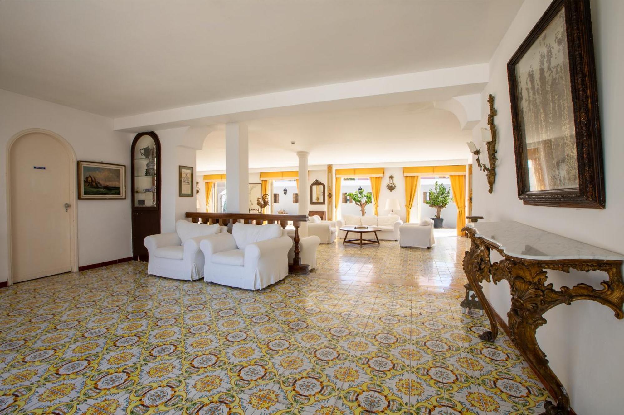 Hotel Torre Dei Borboni Ponza Bagian luar foto