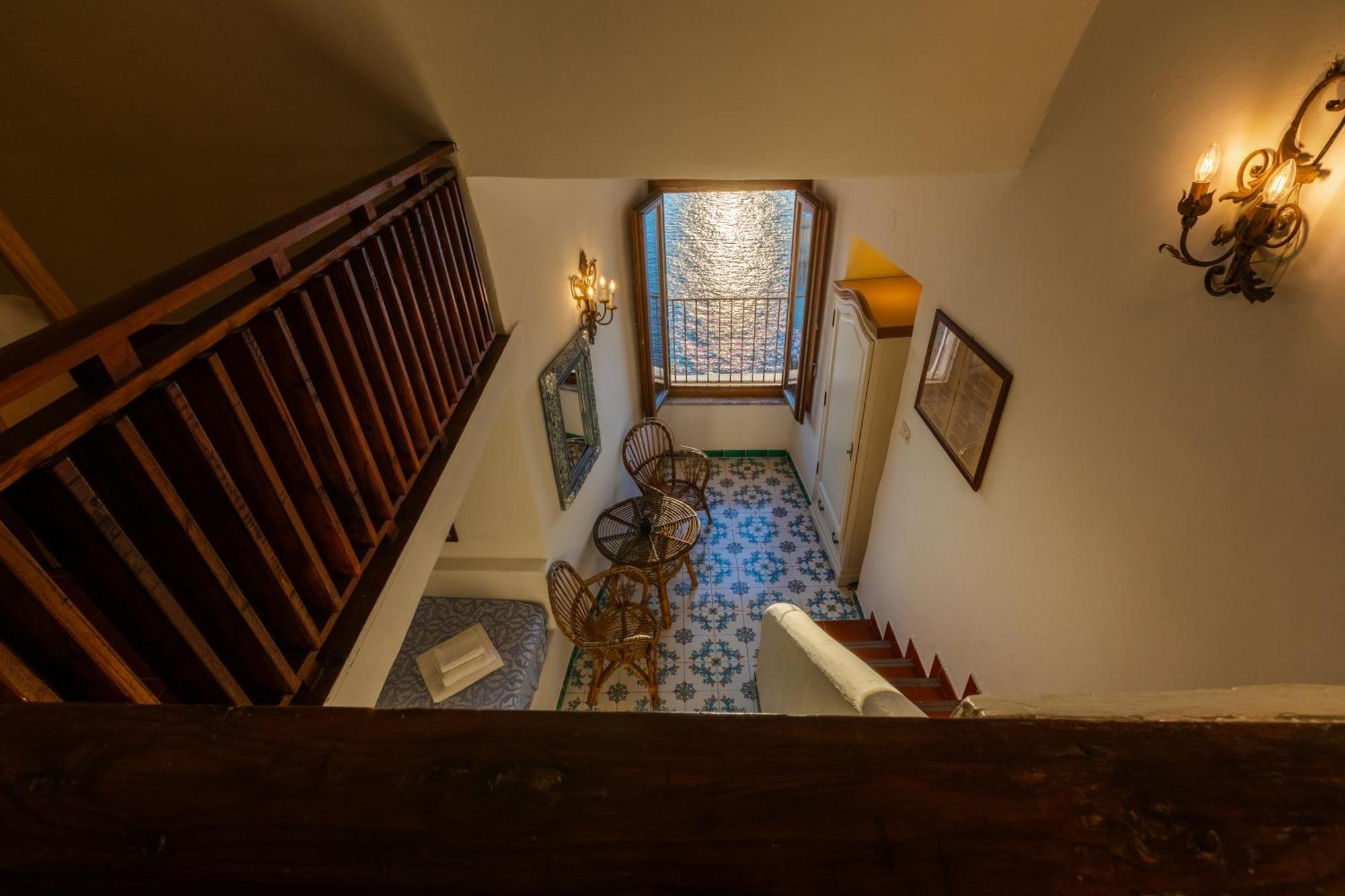 Hotel Torre Dei Borboni Ponza Bagian luar foto
