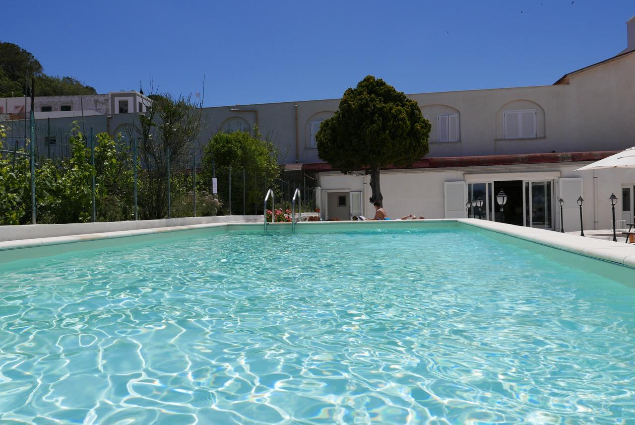 Hotel Torre Dei Borboni Ponza Bagian luar foto