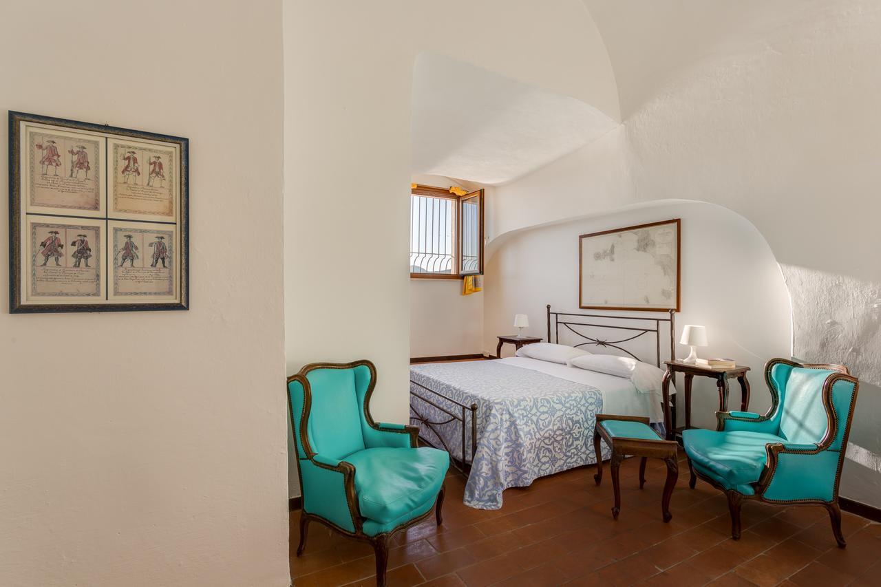 Hotel Torre Dei Borboni Ponza Bagian luar foto