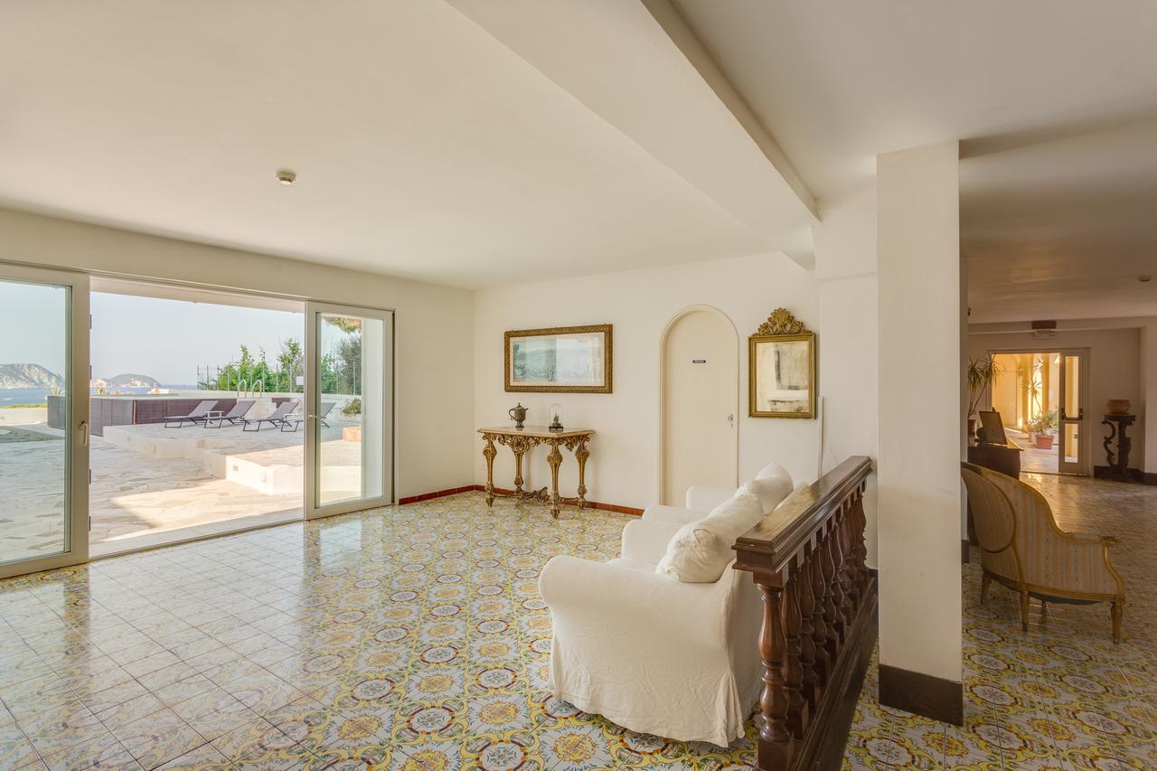 Hotel Torre Dei Borboni Ponza Bagian luar foto