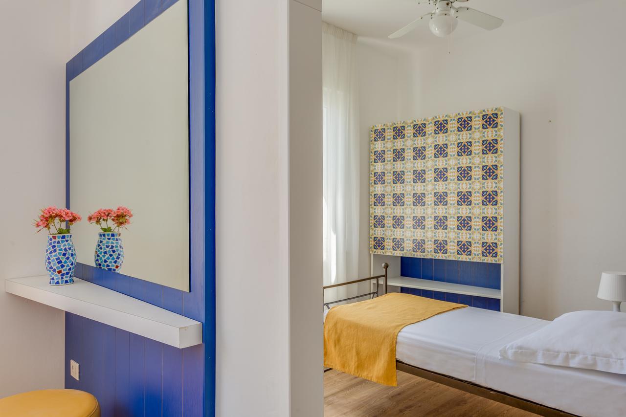 Hotel Torre Dei Borboni Ponza Bagian luar foto
