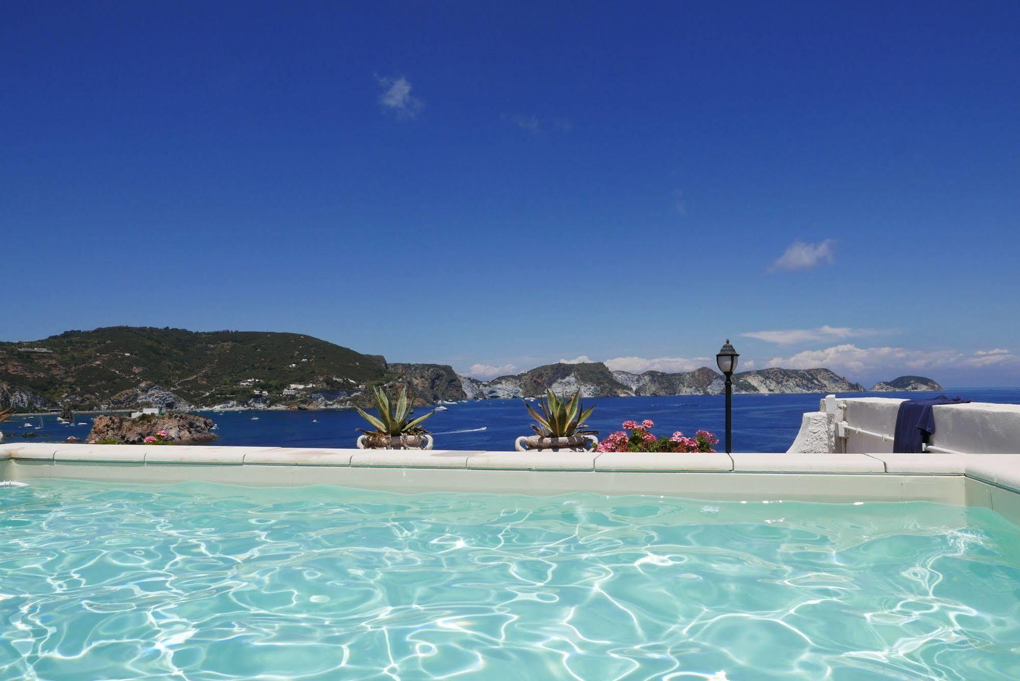 Hotel Torre Dei Borboni Ponza Bagian luar foto