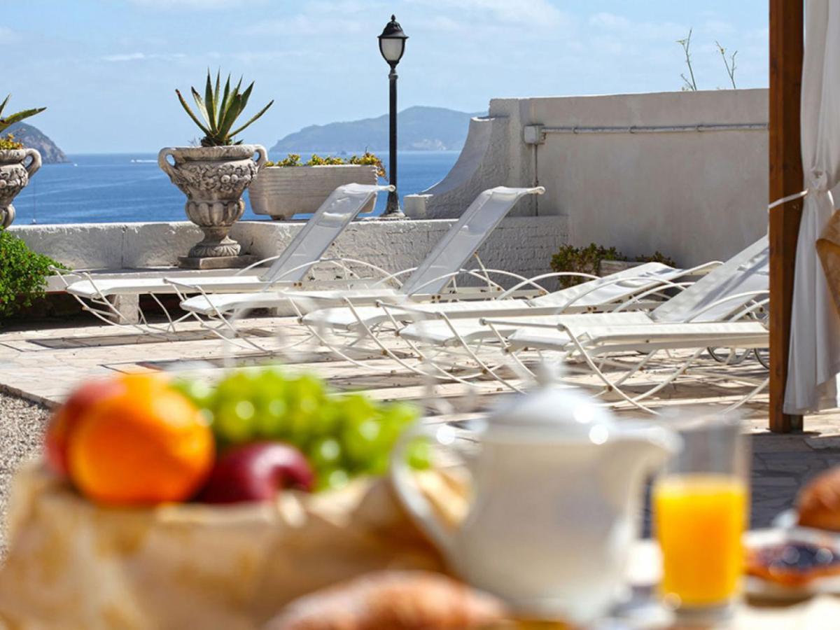 Hotel Torre Dei Borboni Ponza Bagian luar foto