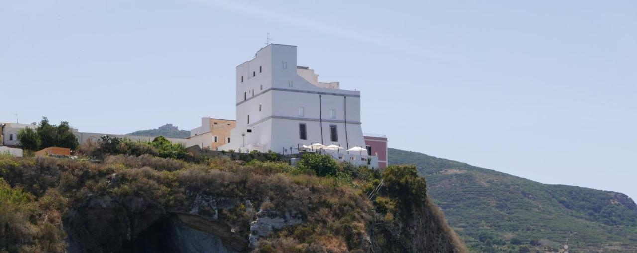 Hotel Torre Dei Borboni Ponza Bagian luar foto