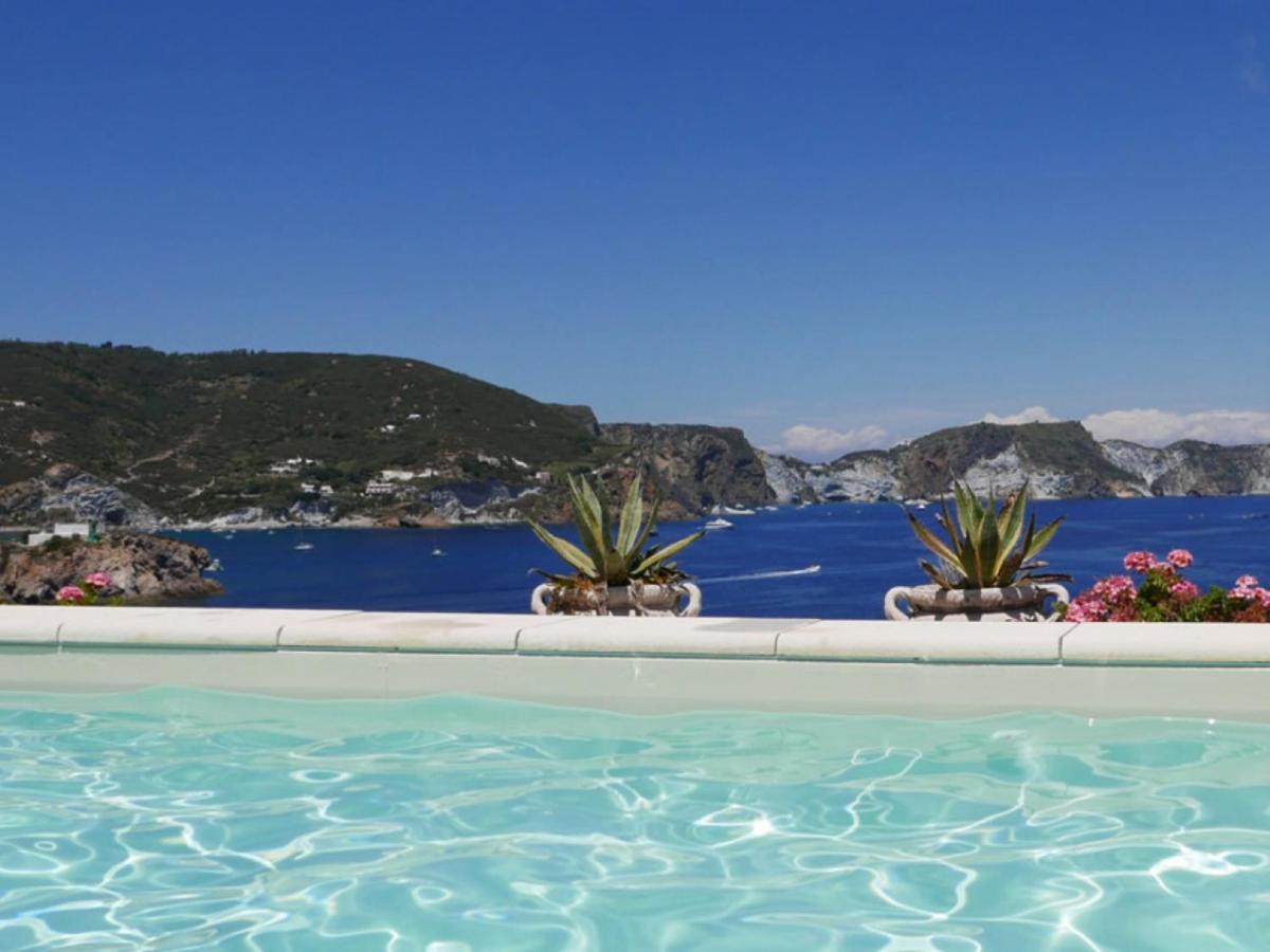 Hotel Torre Dei Borboni Ponza Bagian luar foto