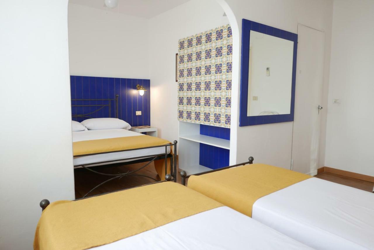 Hotel Torre Dei Borboni Ponza Bagian luar foto