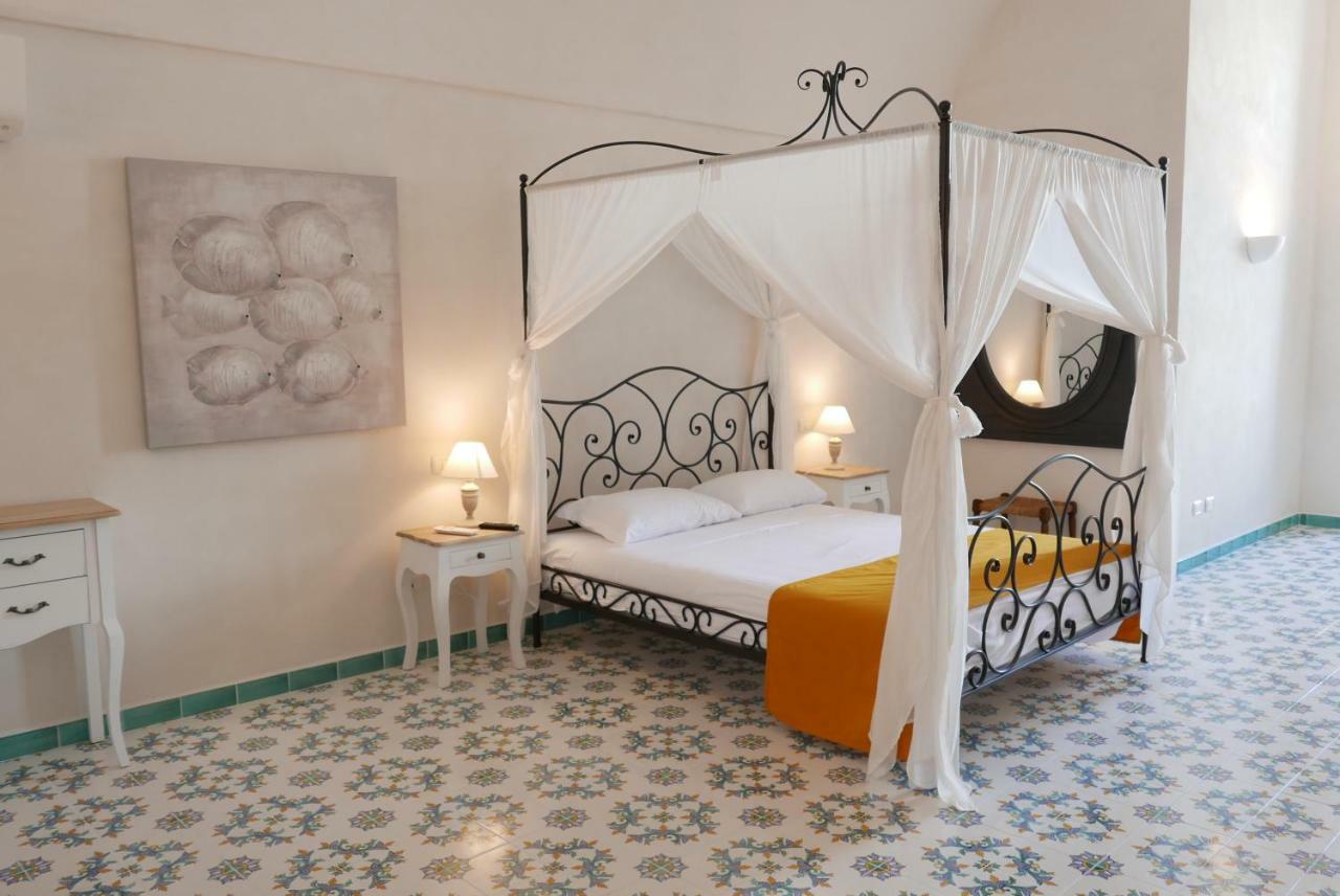 Hotel Torre Dei Borboni Ponza Bagian luar foto