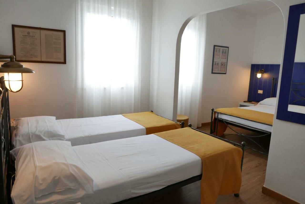 Hotel Torre Dei Borboni Ponza Bagian luar foto